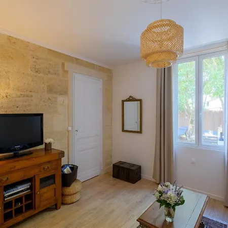 Les Suites D'Alienor-Suite Acanthe Pessac Exterior photo